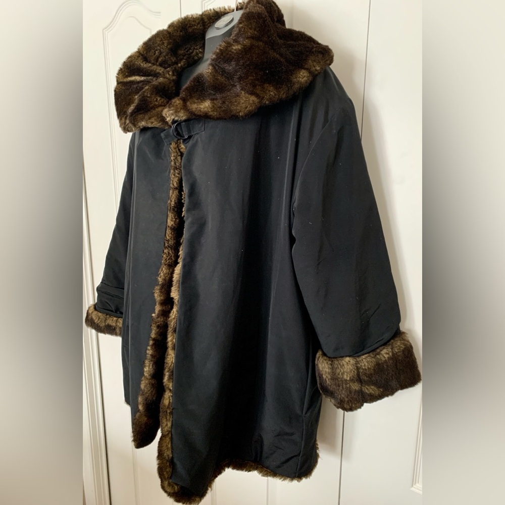 Andrew Marc NY Coat Cinch Neck Pockets Open Front Faux Fur Trim Sz L Lined